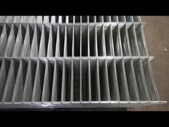 Q235 Hoja de malla soldada de alambre de acero para la construcción 650 g/m2