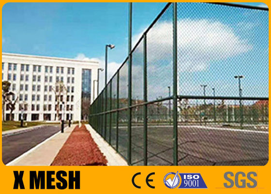 Alambre cubierto PVC Mesh Diamond Cyclone Chain Link Fence los 5.0m para las canchas de básquet