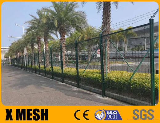 Recinto antiascensión 358 Panel de malla de alambre anti-corte Tipo de visión clara con ancho de 2 m para proteger la carretera