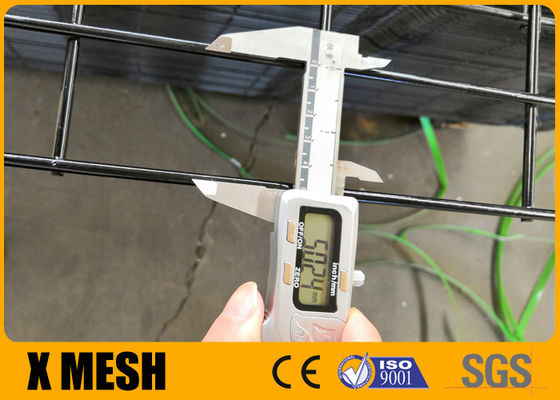 Alambre cubierto PVC negro Mesh Panel BS 10244 de Mesh Fencing 5m m del alambre