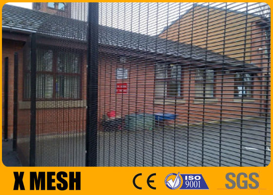 el polvo de 76.2x12.7 ímetro 3D cubrió la subida anti 358 Mesh Fencing For Railway Station