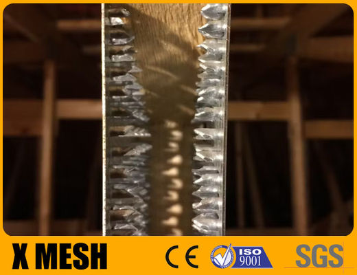 Las placas de conexión ASTM A 653 de grado 40 utilizadas para conectar las múltiples piezas de una armadura